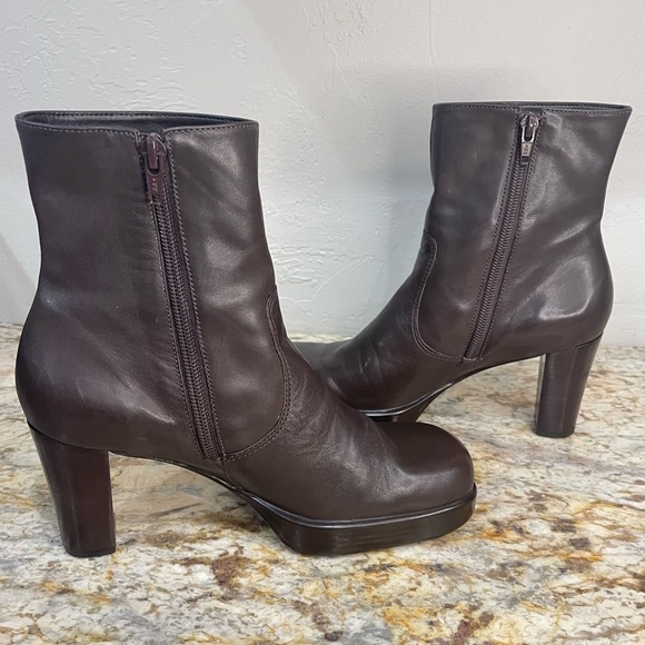 Michelle D Dark Brown Square Toe Ankle Booties Women’s Size 6 - Picture 4 of 12